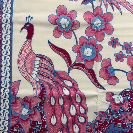 Top Lagen Hvidt Med Påfugl Pink 1110 x 2230 mm